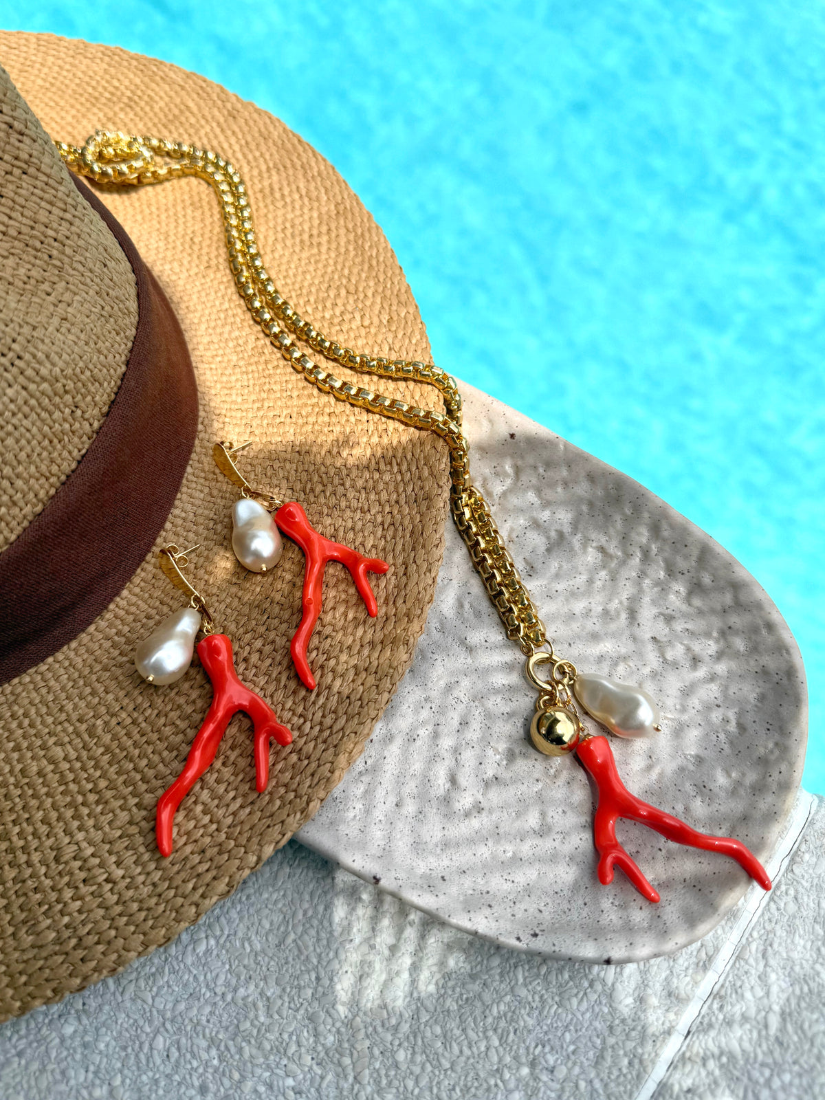 Brinco Linha Mar Metal Gota Com Alga Coral e Pérola Barroca Acrílica