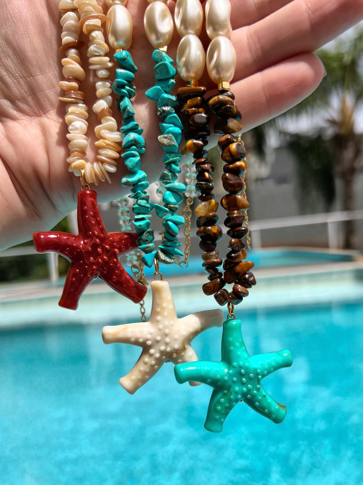 Colar Estrela Do Mar Coral Com Cascalhos Mescla Madrepérola e Pérolas Barrocas Acrílicas 45cm