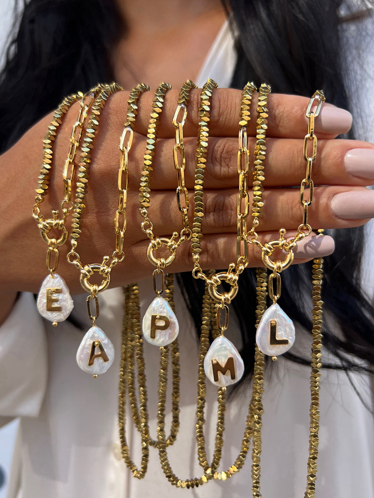 Colar Hematitas Com Pins Removíveis e Pérola Barroca 50cm