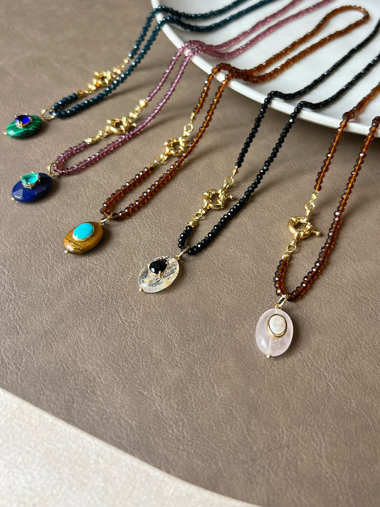 Colar Cristais Cor Roxo Granada E Pedra Lapis Lazuli
