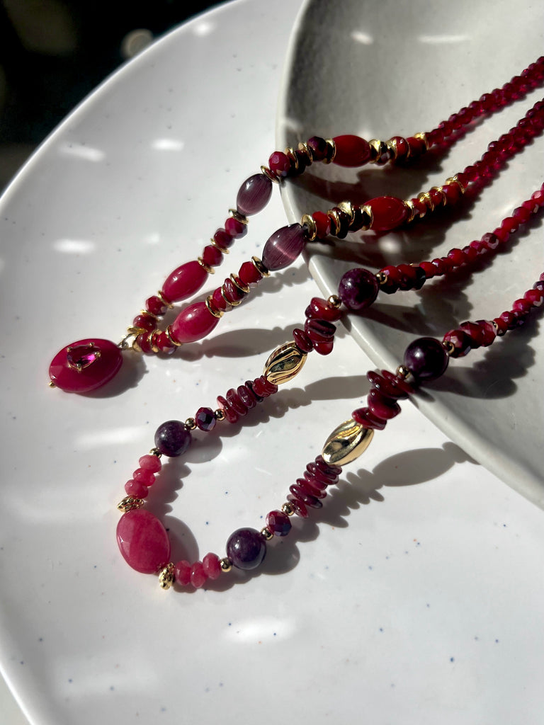 Colar Com Cristais E Pedras Naturais Com Jade Rubi 45cm
