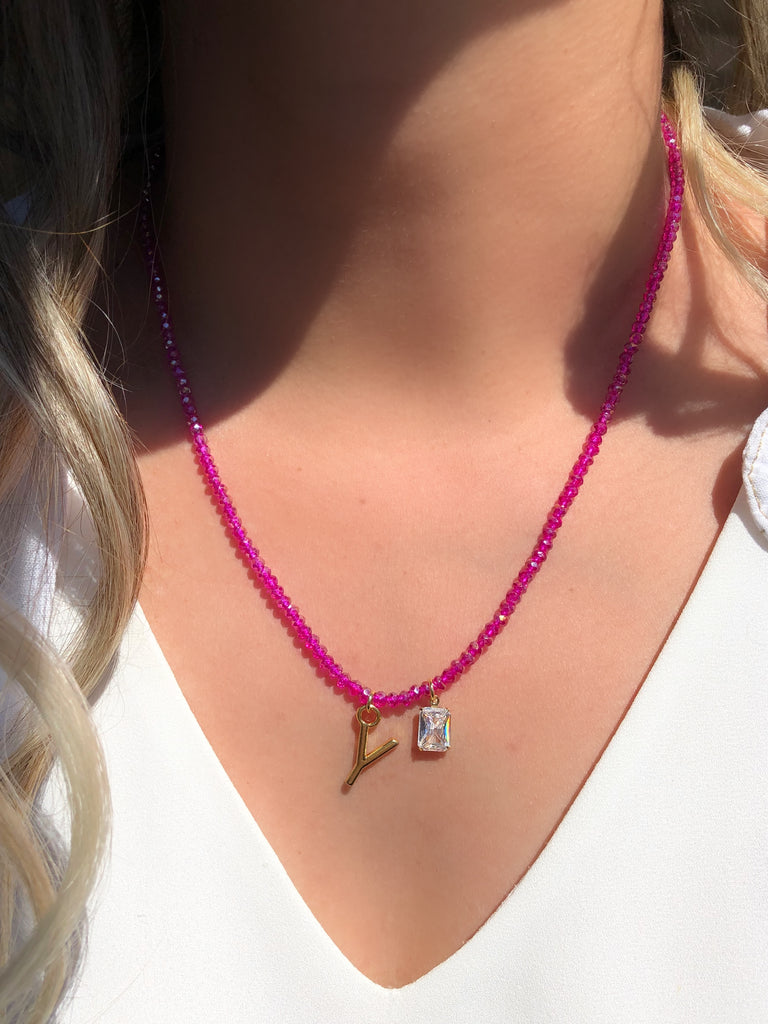 Colar De Cristais Lapidados Cor Pink Personalizado Letra Média Com Baguete Zircônia