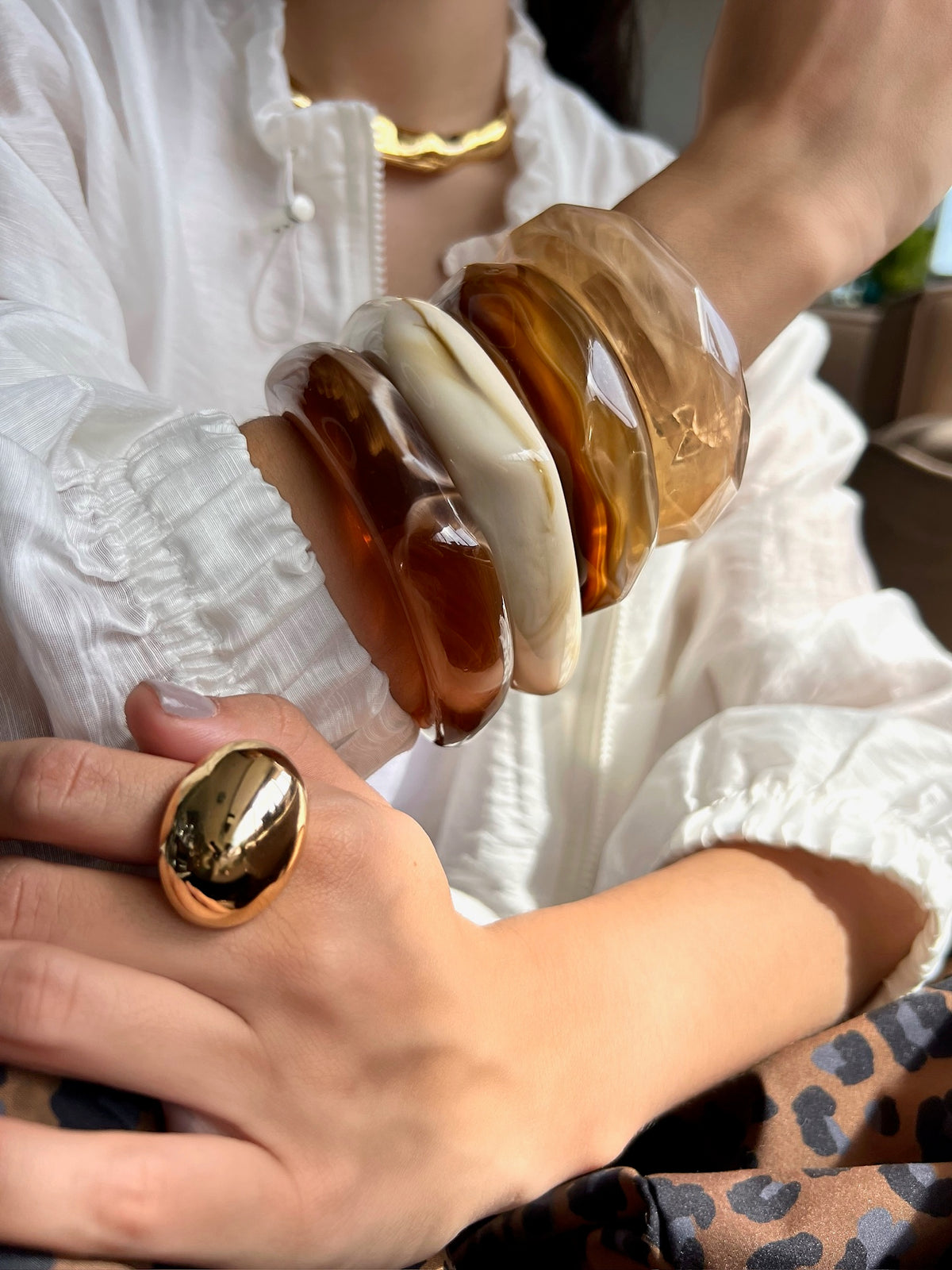 Bracelete Acrílico Quadrado Camel