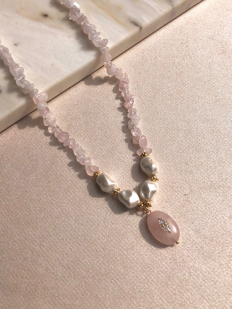 Colar Manuela Cascalho E Pedra Natural Quartzo Rosa 50cm