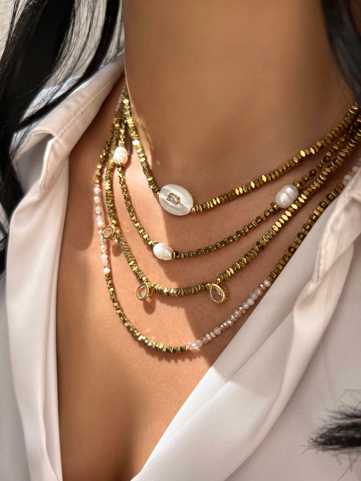Mix De Quatro Colares Hematitas Com Madrepérola e Pérola Água Doce