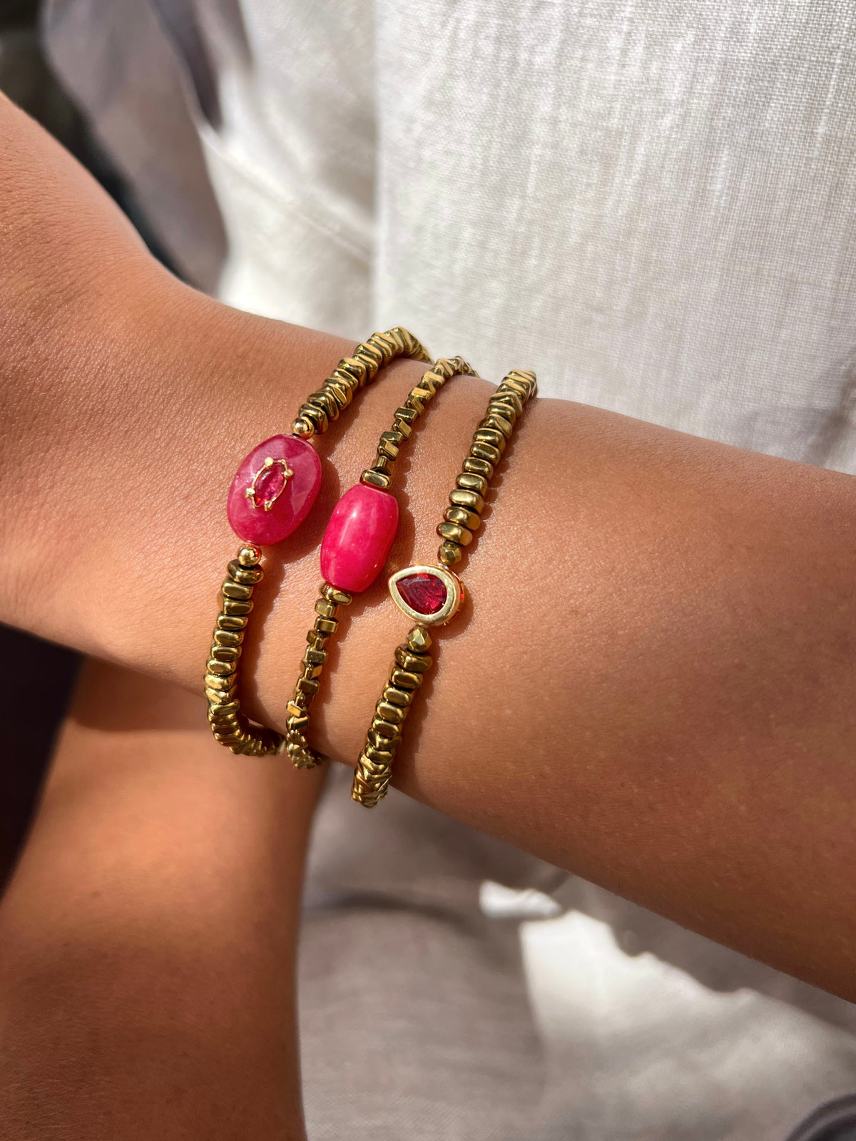 Mix De Três Pulseiras Hematita Com Pedra Jade Rubi