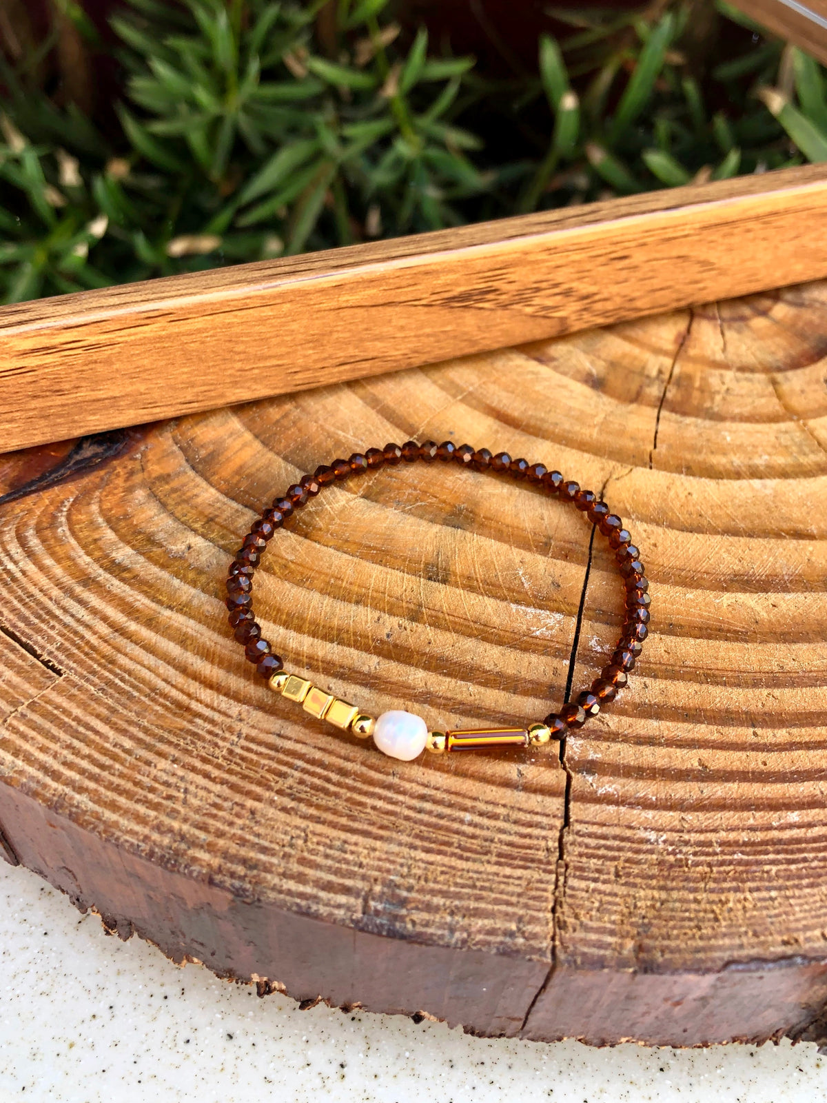 Pulseira Carol Marrom E Pérola E Cubos