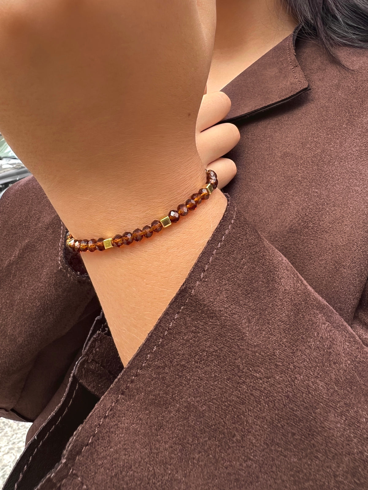 Pulseira Cristais Marrom e Mini Cubos 17cm