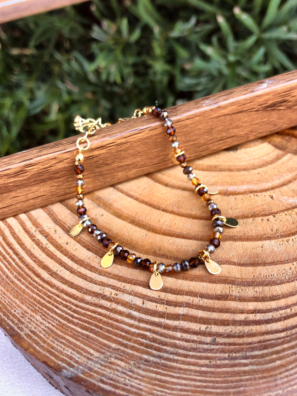 Pulseira Lais Cristais Mix Marrom E Mini Gotas Penduradas 16cm