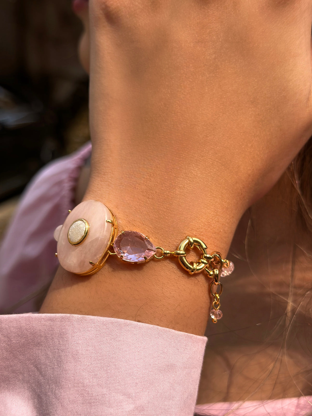Pulseira Celina Pedra Natural Quartzo Rosa e Gota