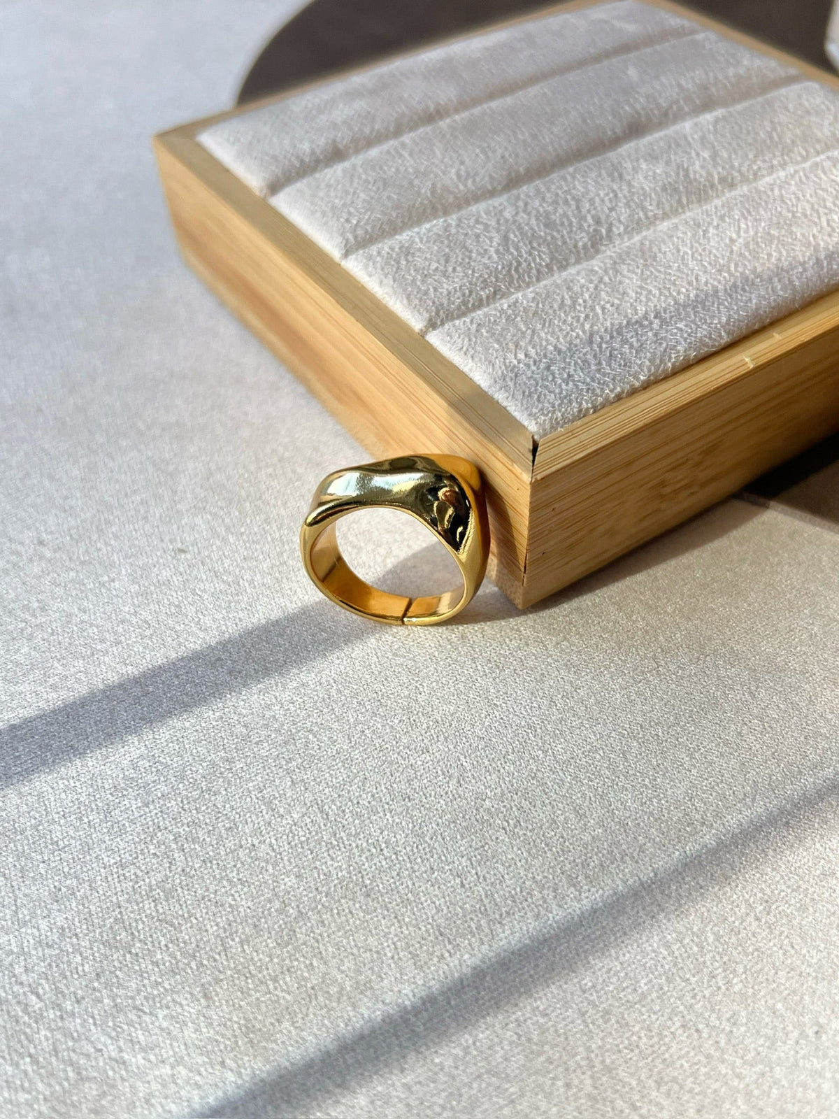 Anel Martelado Banho Ouro 18k - Tiff Joias