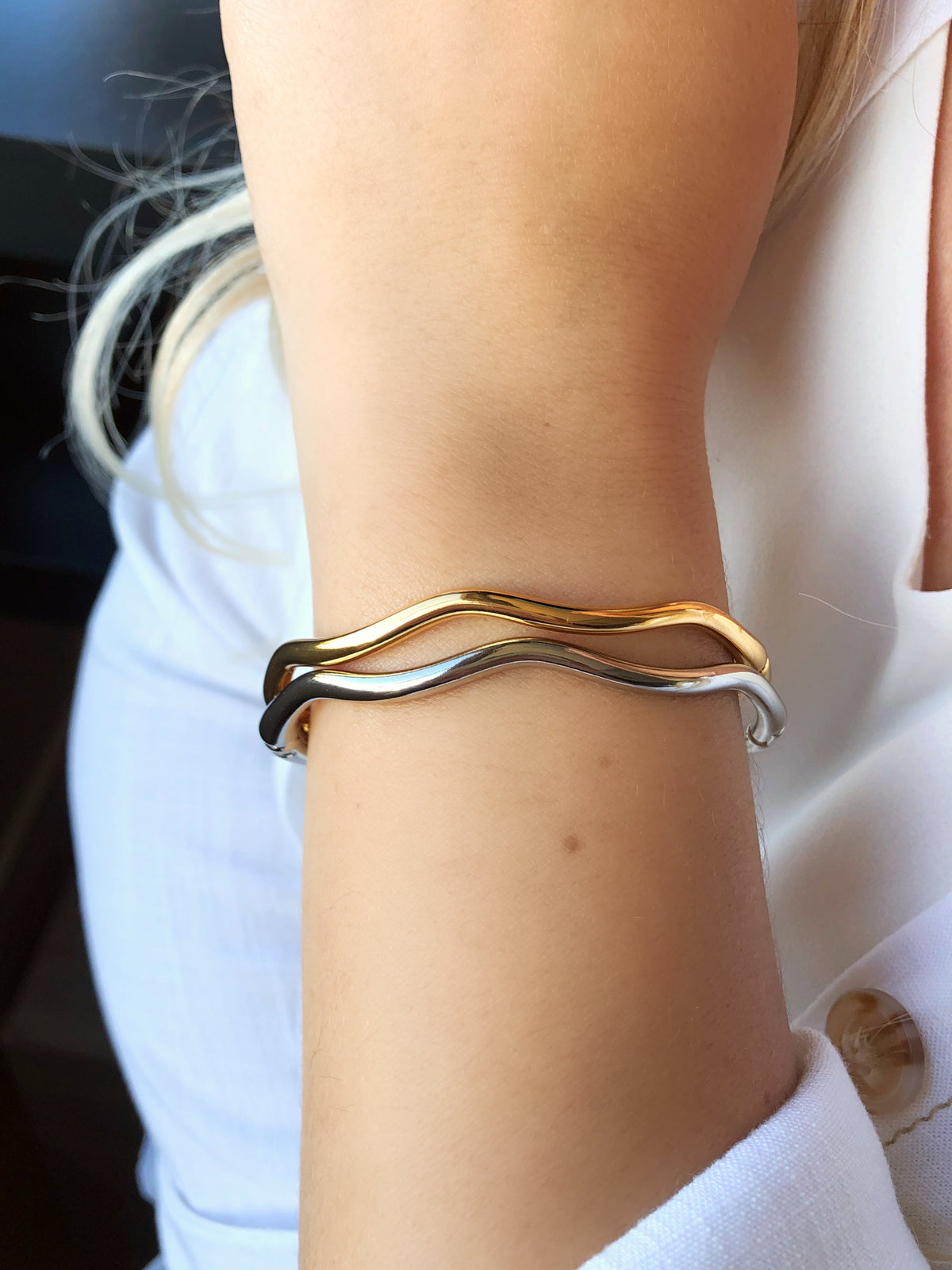 Bracelete Ondulado Fino Em Banho Ródio Branco 17cm - Tiff Joias