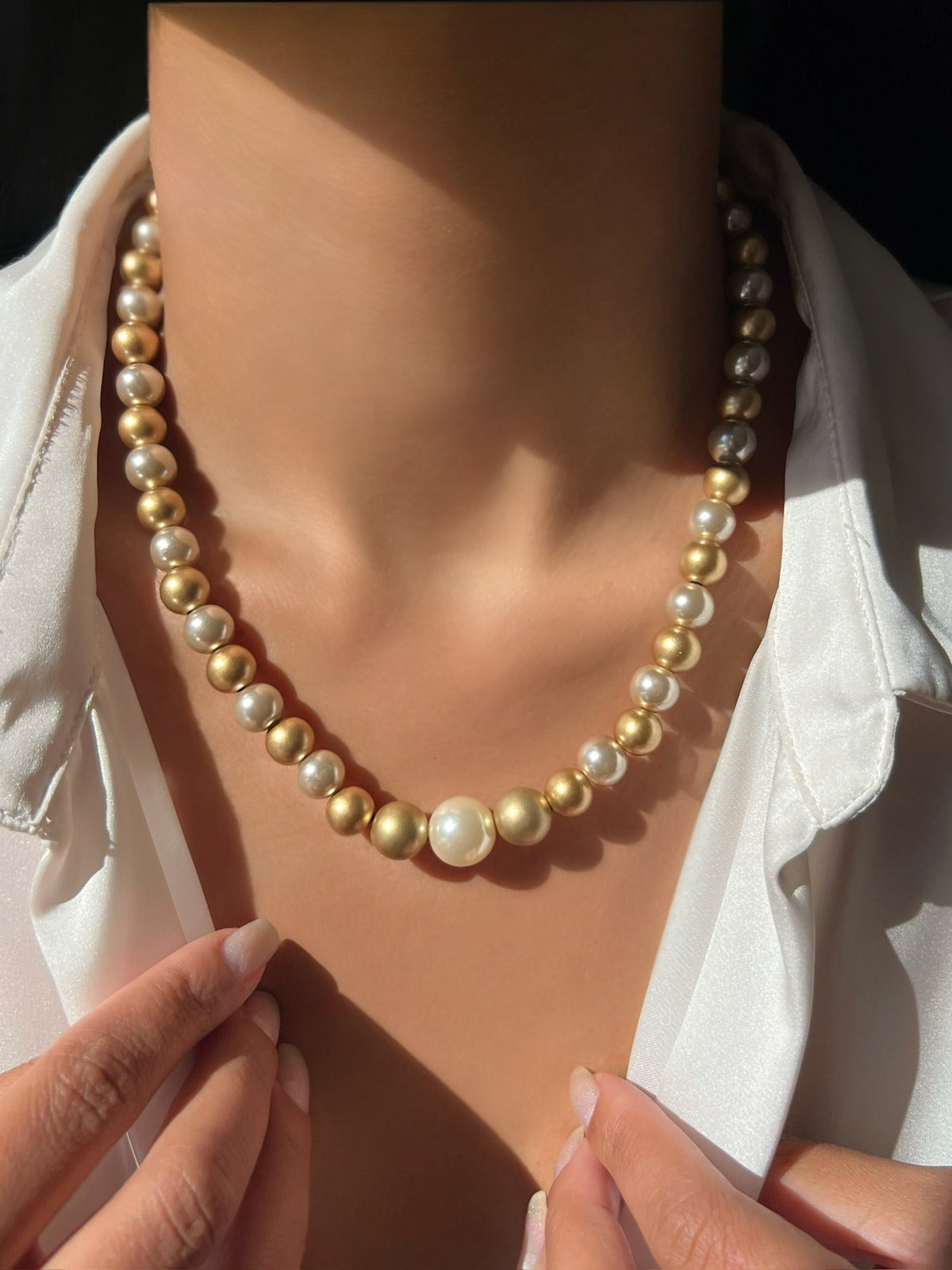 Colar Bolas Douradas Com Pérola Acrílica 45cm - Tiff Joias