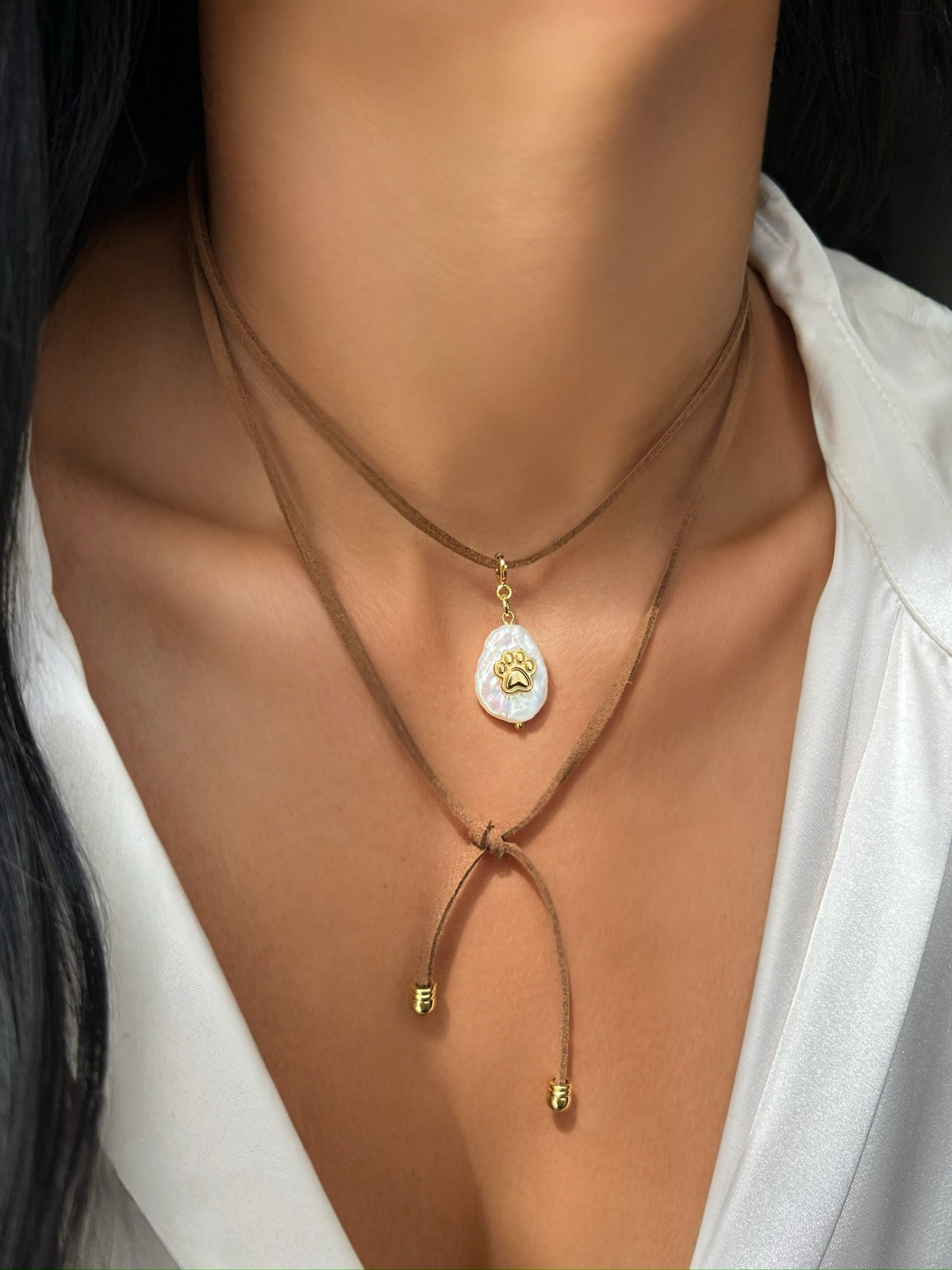 Colar Camurça Pérola Barroca Com Pins - Tiff Joias
