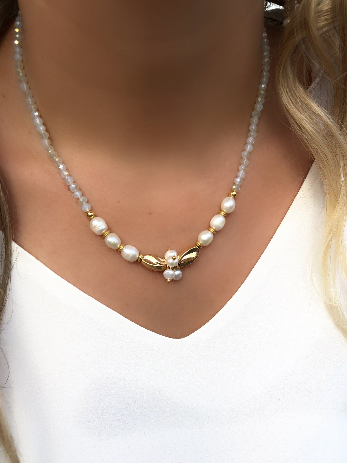 Colar Em Cristais Lapidados Com Pérolas De Água Doce E Mini Cacho De Pérolas 45cm - Tiff Joias