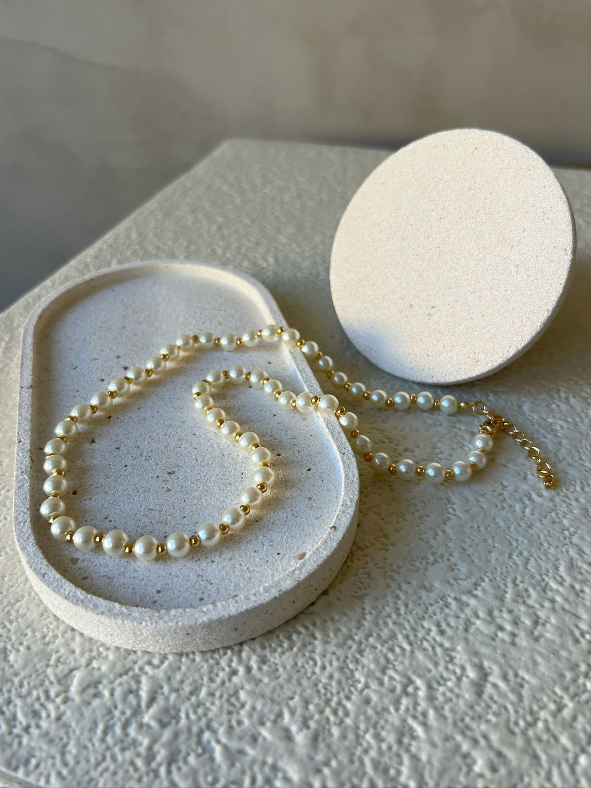 Colar Pérola de Vidro e Bolinhas Banho Ouro 40cm - Tiff Joias