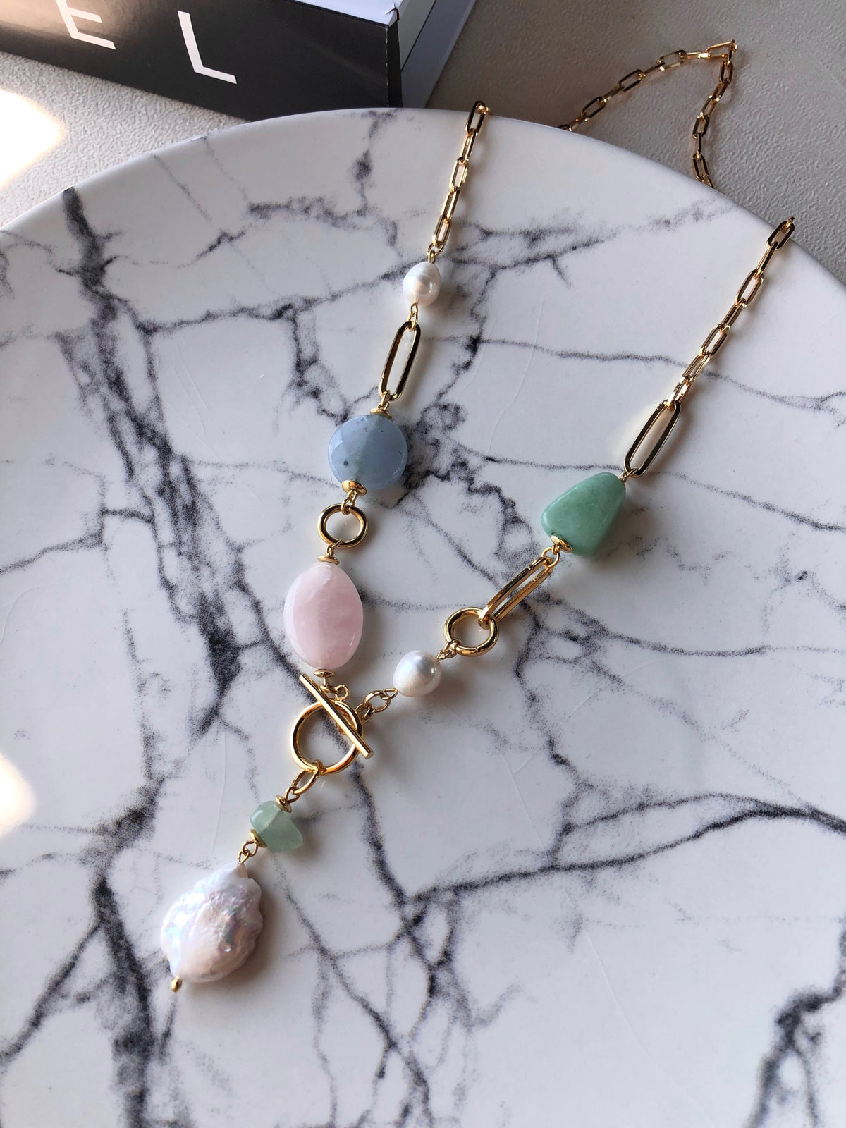 Gravata De Pedras Aventurina Verde Quartzo Rosa E Jade Azul 55cm - Tiff Joias