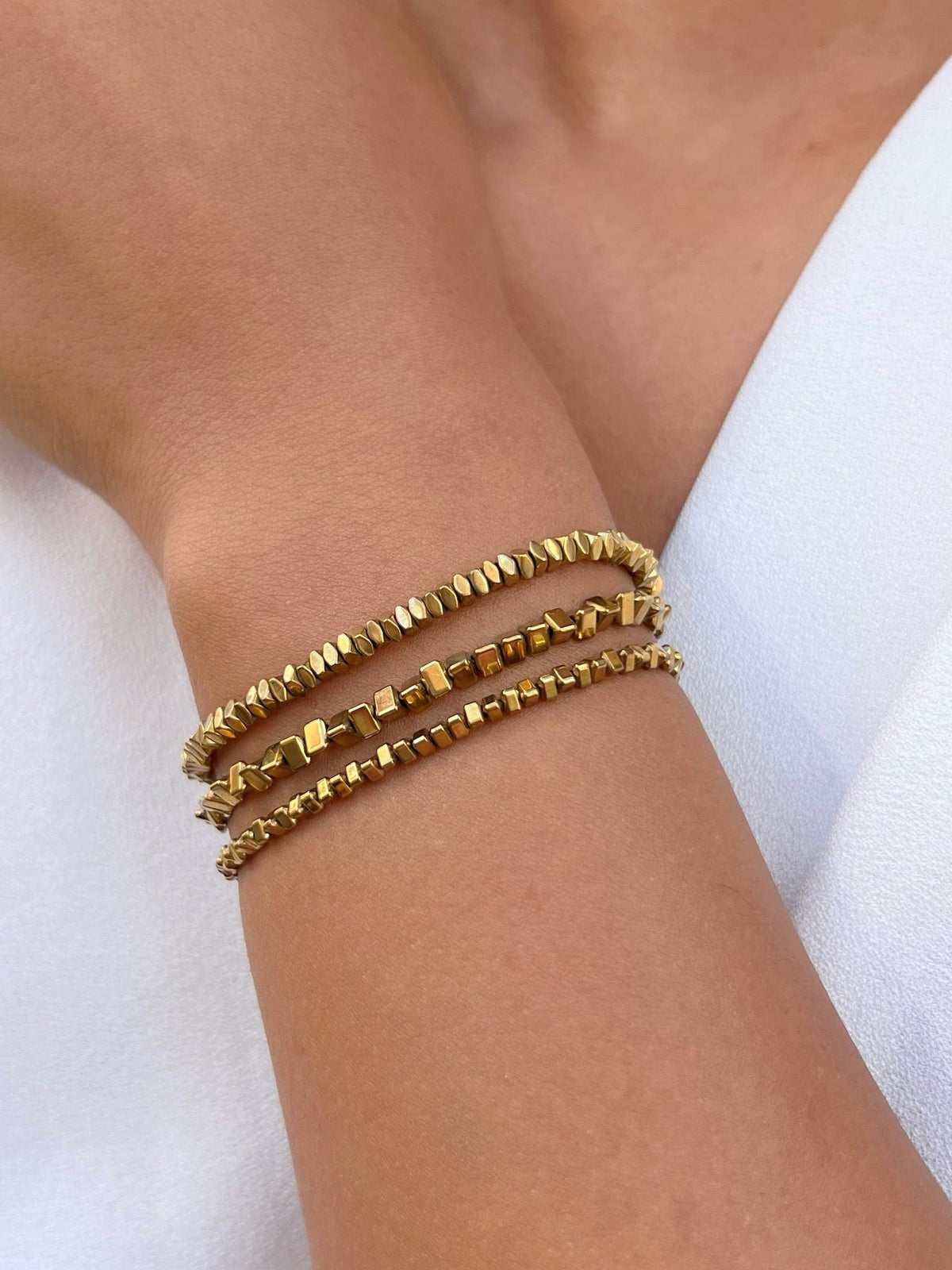 Mix De Três Pulseiras Hematitas Banho Ouro 18k - Tiff Joias