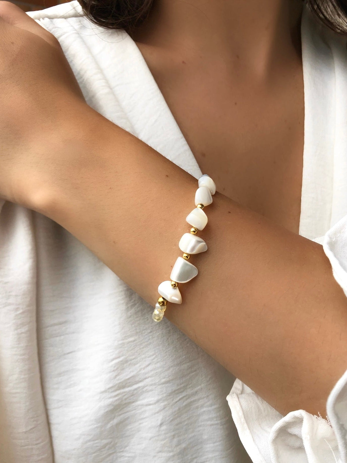Pulseira Cristais Com Bolinhas E Cascalho Madrepérola - Tiff Joias