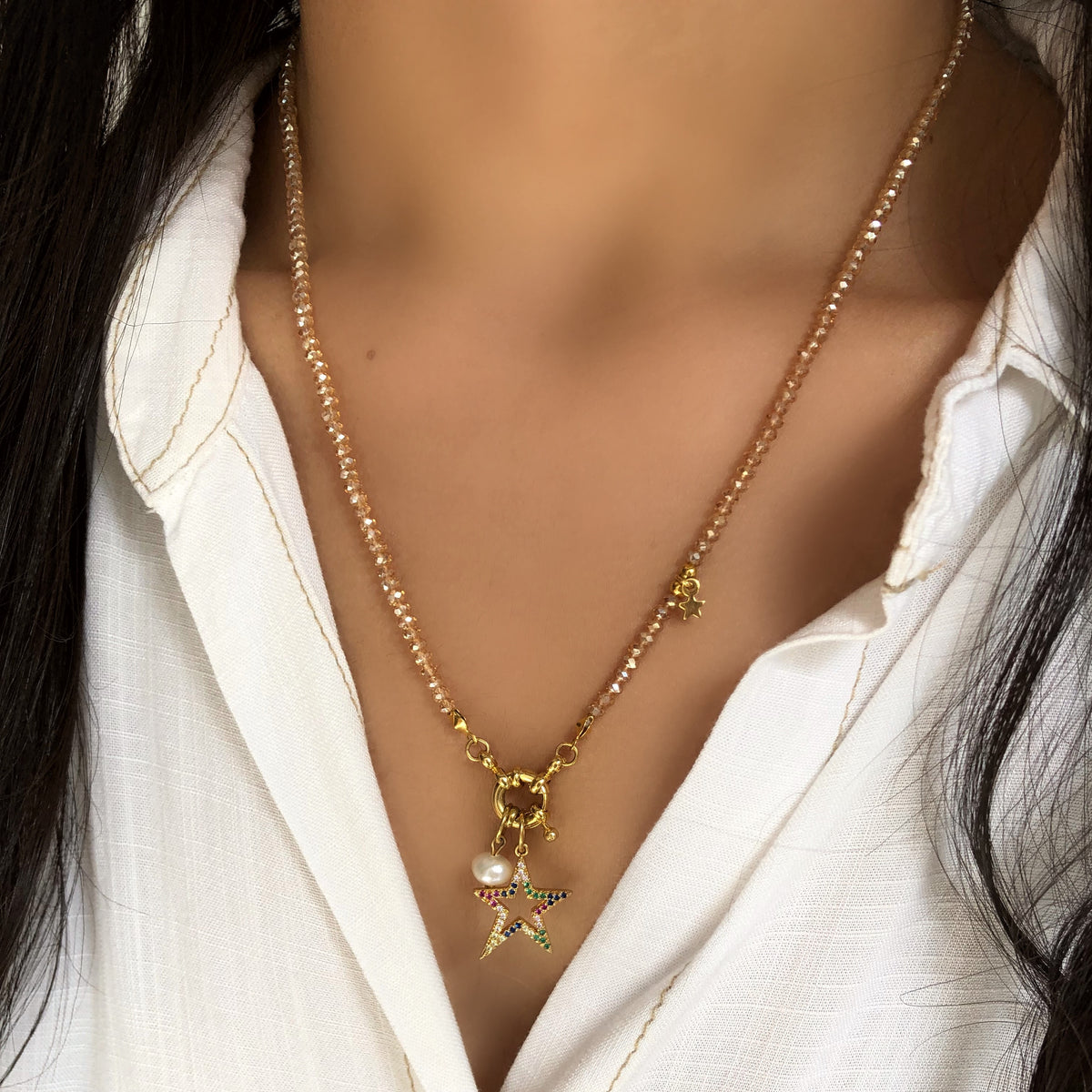 Colar Cristais Lapidados Cor Dourado Com Pingente Estrela Cravejada Com Micro Zircônias