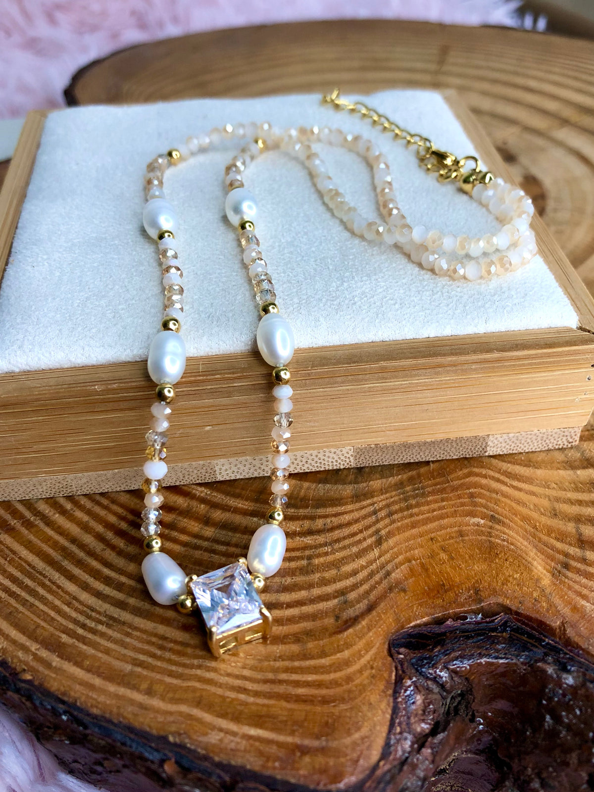 Colar Sammy Perolado Com Baguete Zircônia E Pérolas