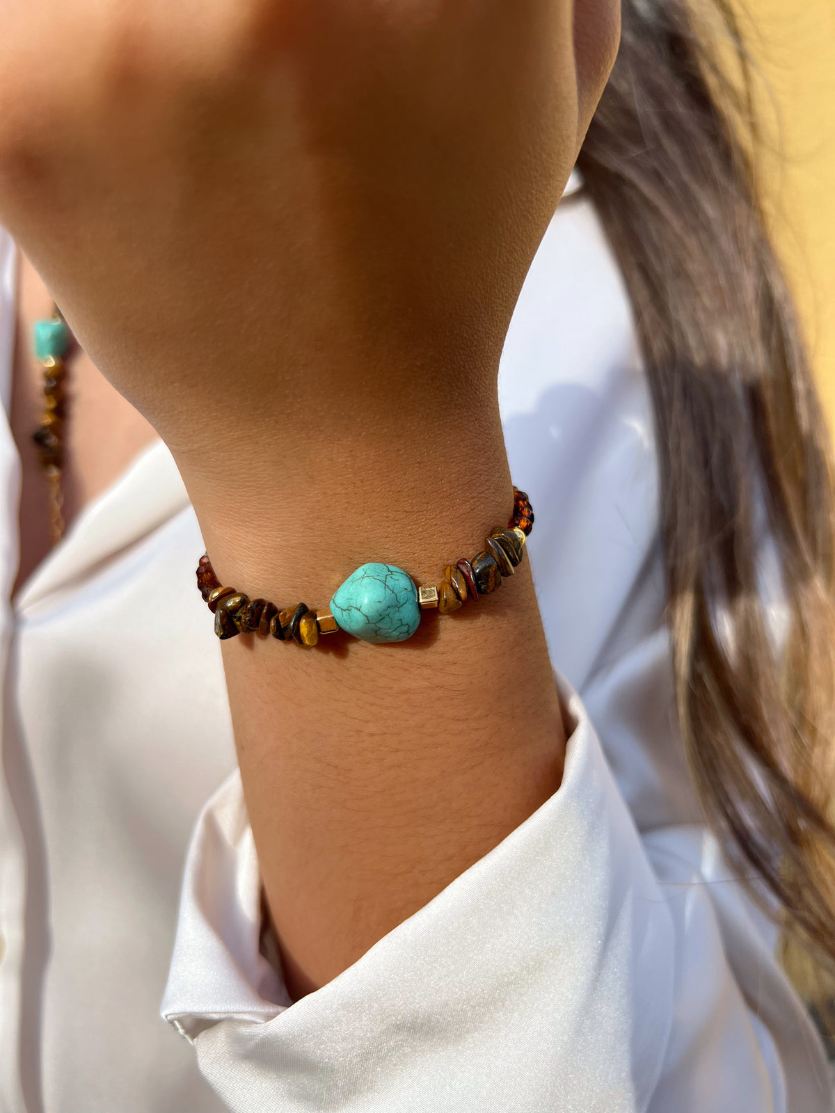 Pulseira Cascalho Marrom e Pedra Turquesa 17cm