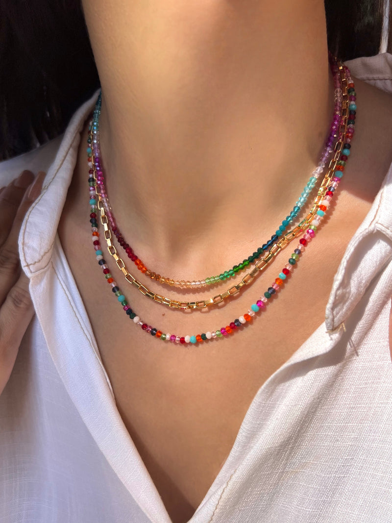 Colar Triplo Com Cristais Coloridos