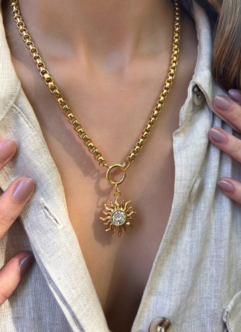 Colar Corrente Veneziana Leve Com Pingente Sol E Fecho Bóia 50cm