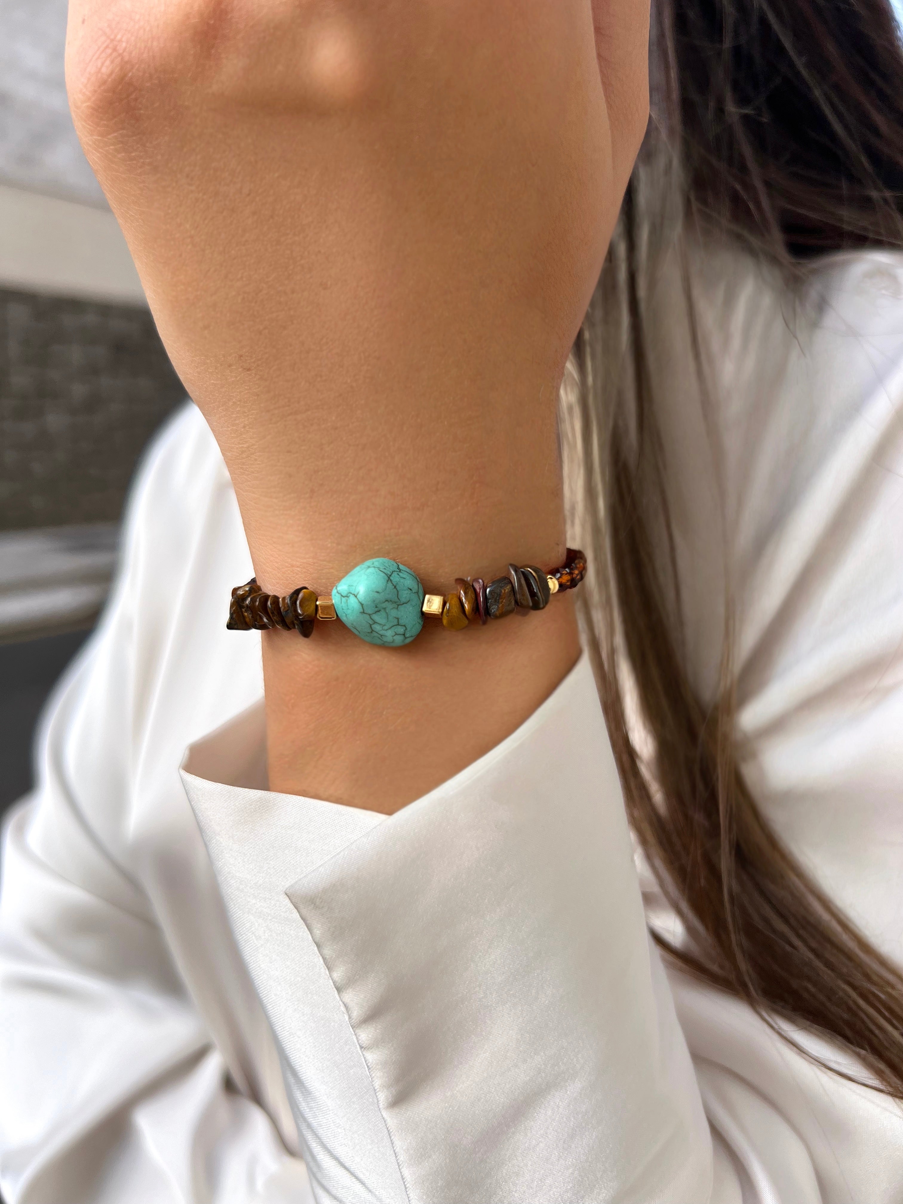 Pulseira Cascalho Marrom e Pedra Turquesa 17cm