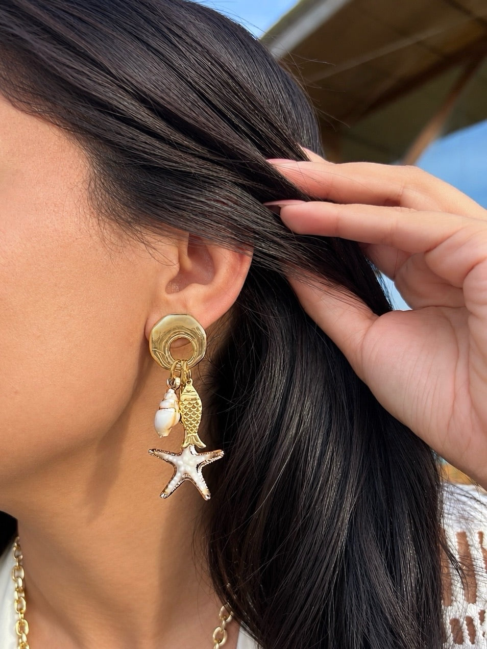 Brinco Argola Martelada Com Pins Fundo do Mar Metalizados