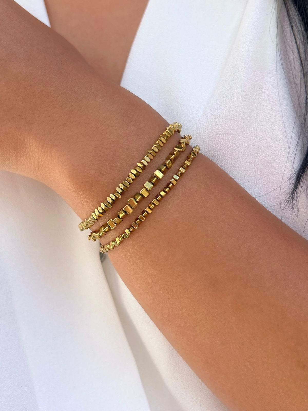 Mix De Três Pulseiras Hematitas Ouro