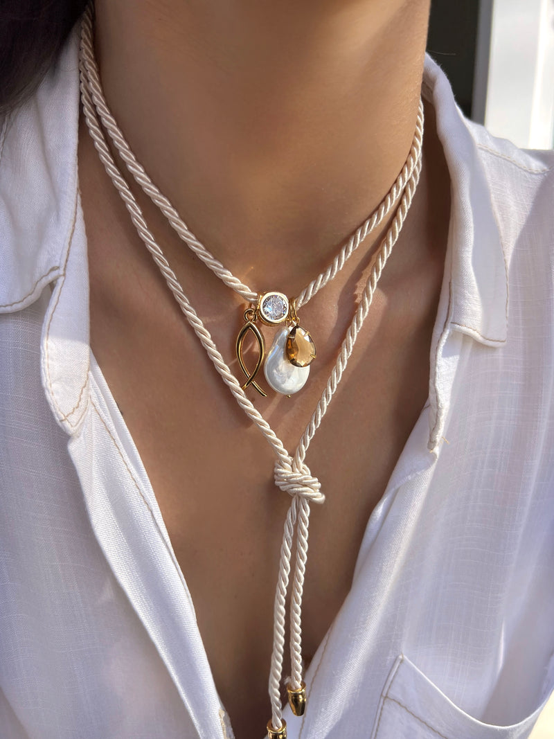 Colar Cordão Longo Cor Off White