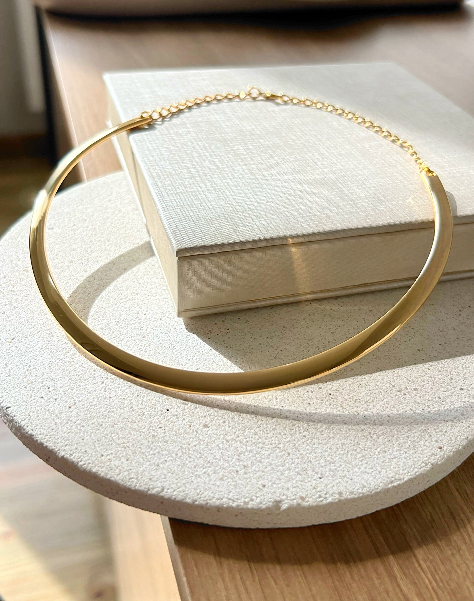 Arco Puff Fino Banho Ouro 18k