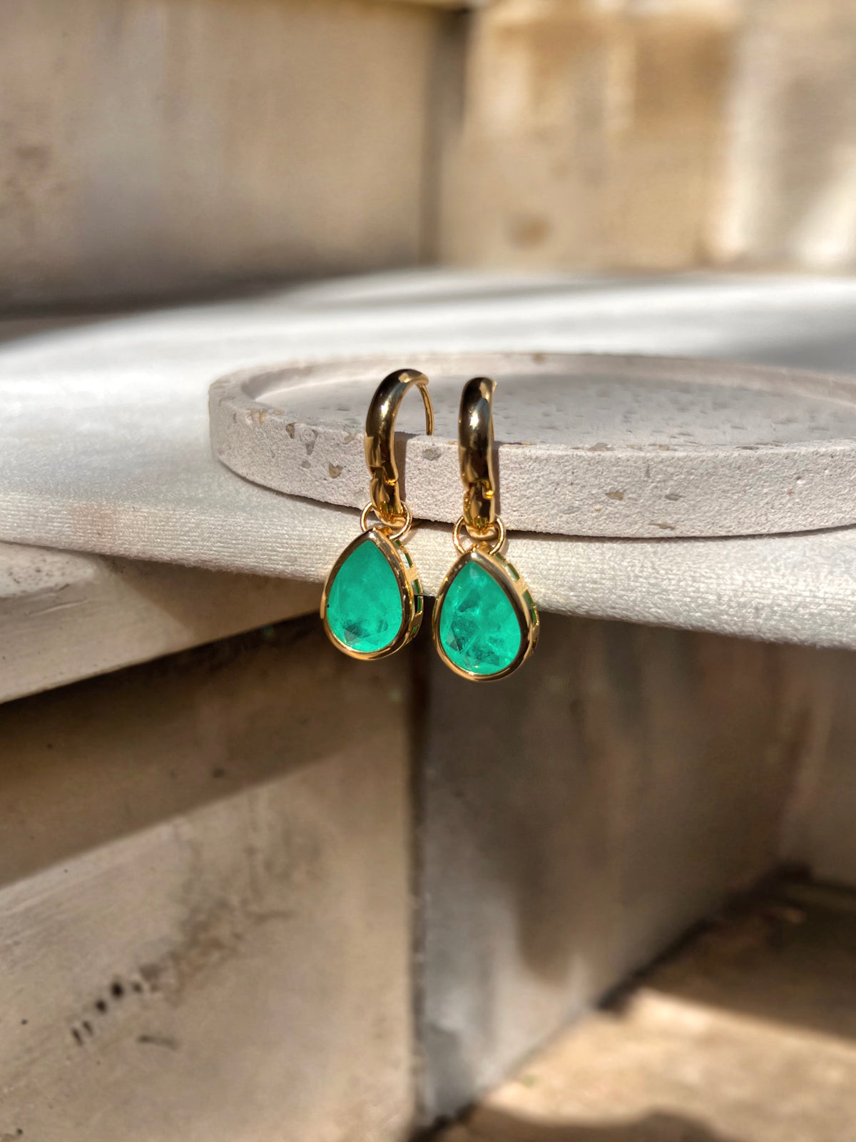 Brinco Argola Com Gota Fusion Cor Verde Paraíba