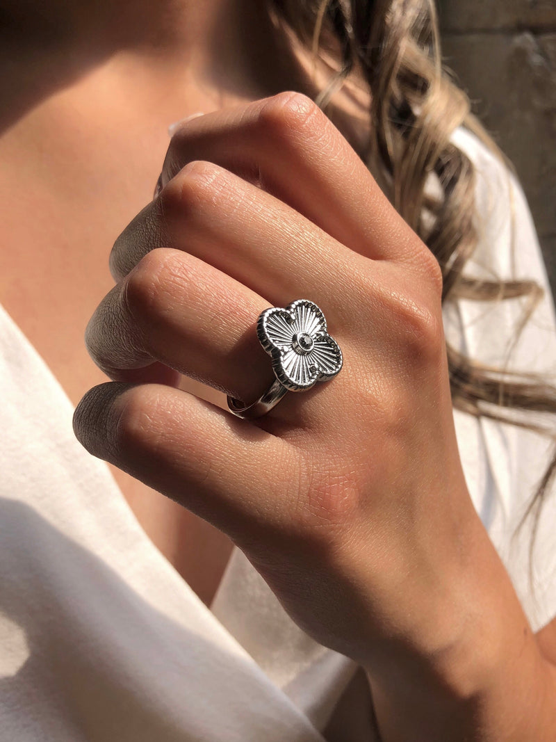 Anel Trevo Ródio Branco