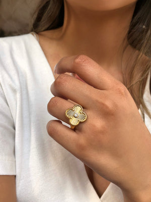 Anel Trevo Banho Ouro 18k