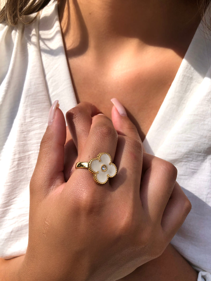 Anel Trevo Resinado Branco