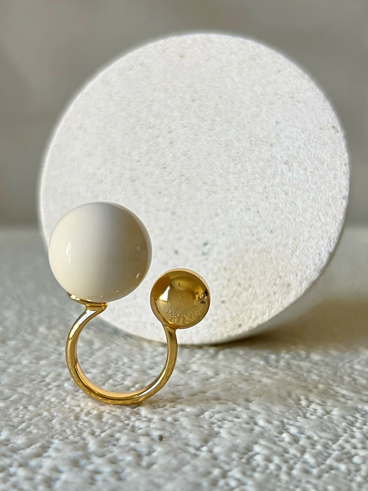 Anel Esfera Branca Banho Ouro 18k