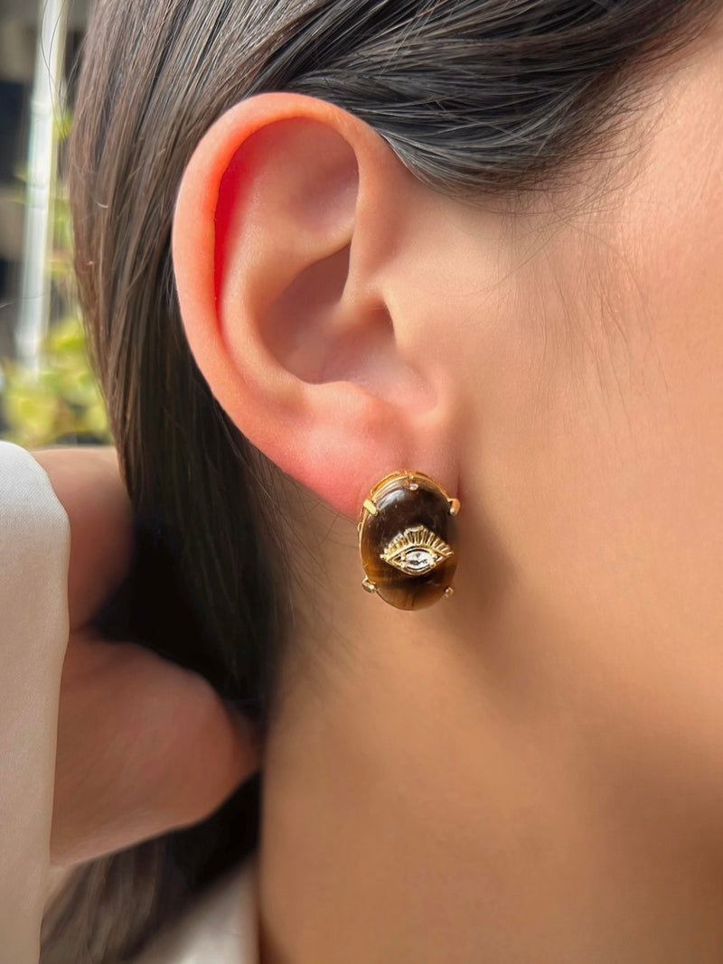 Brinco Oval Marrom Com Olho Cravejado