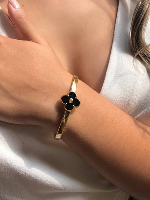 Bracelete Trevo Resinado Preto