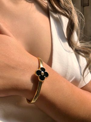 Bracelete Trevo Resinado Preto