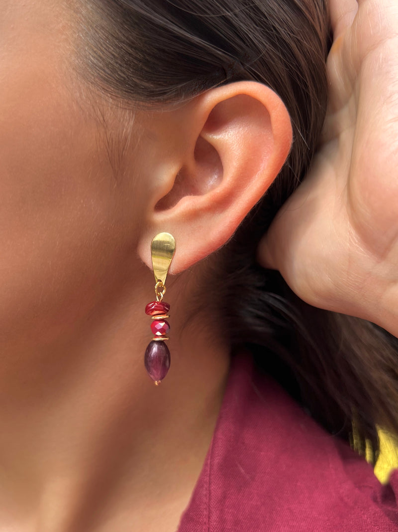 Brinco Cascalho Vermelho E Pedra Natural Jade Rubi