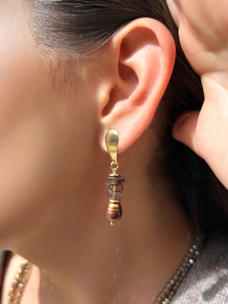 Brinco Cascalho e Pérola Marrom