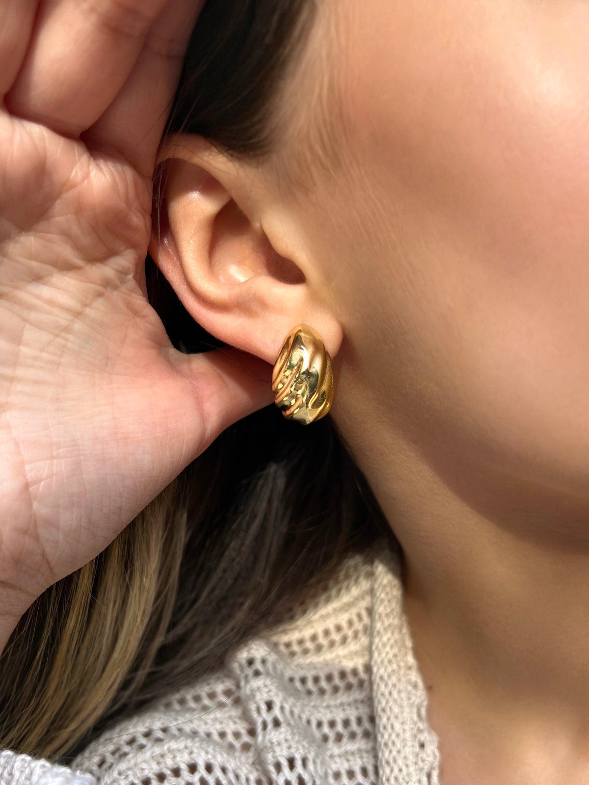 Brinco Croissant Banho Ouro 18k