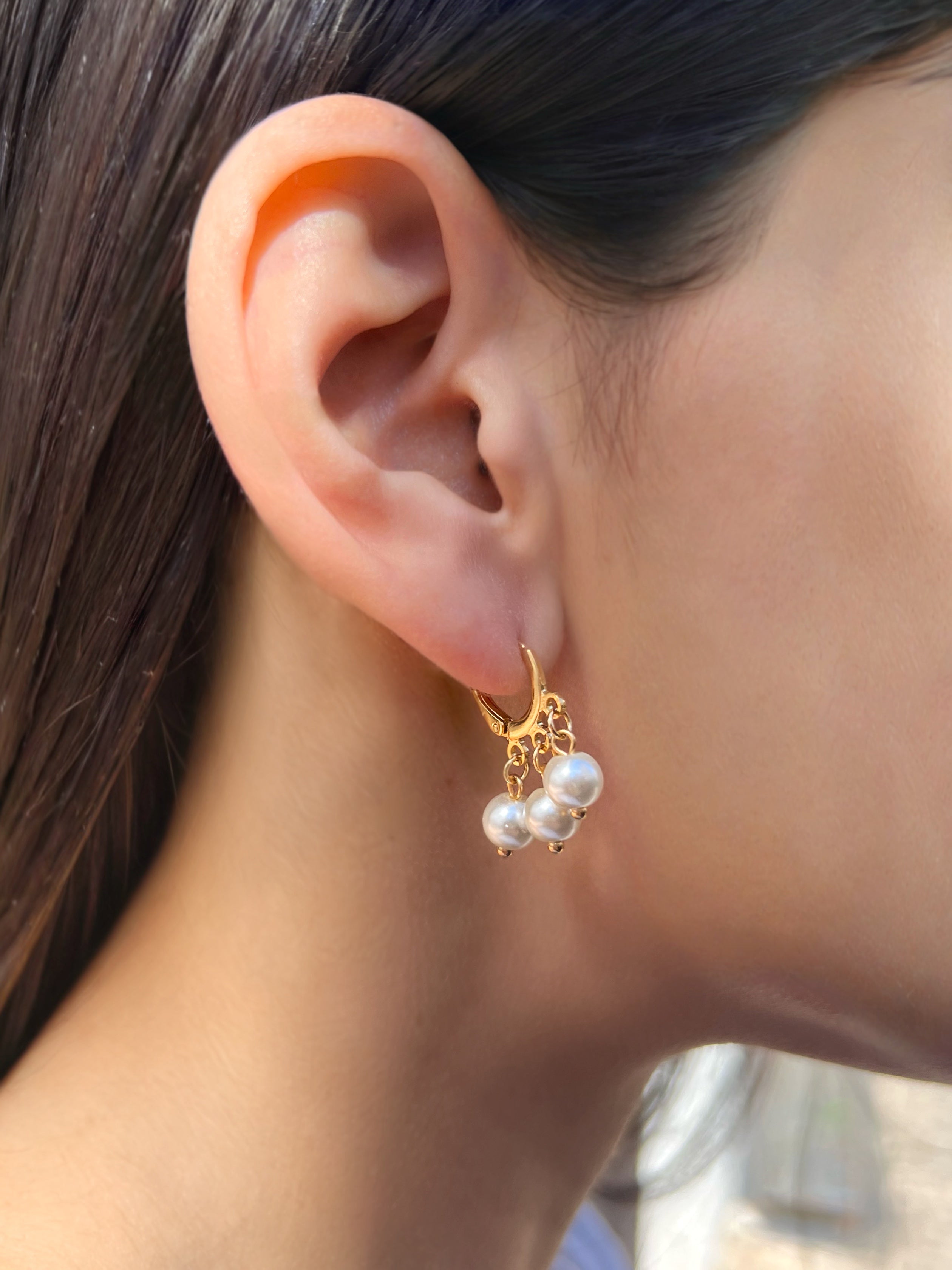 Brinco Argola Com Três Pérolas