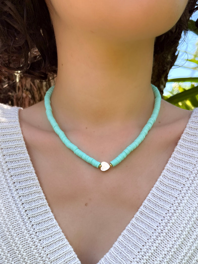 Choker Betina Coração Madrepérola Discos Azul Bebê 40cm*