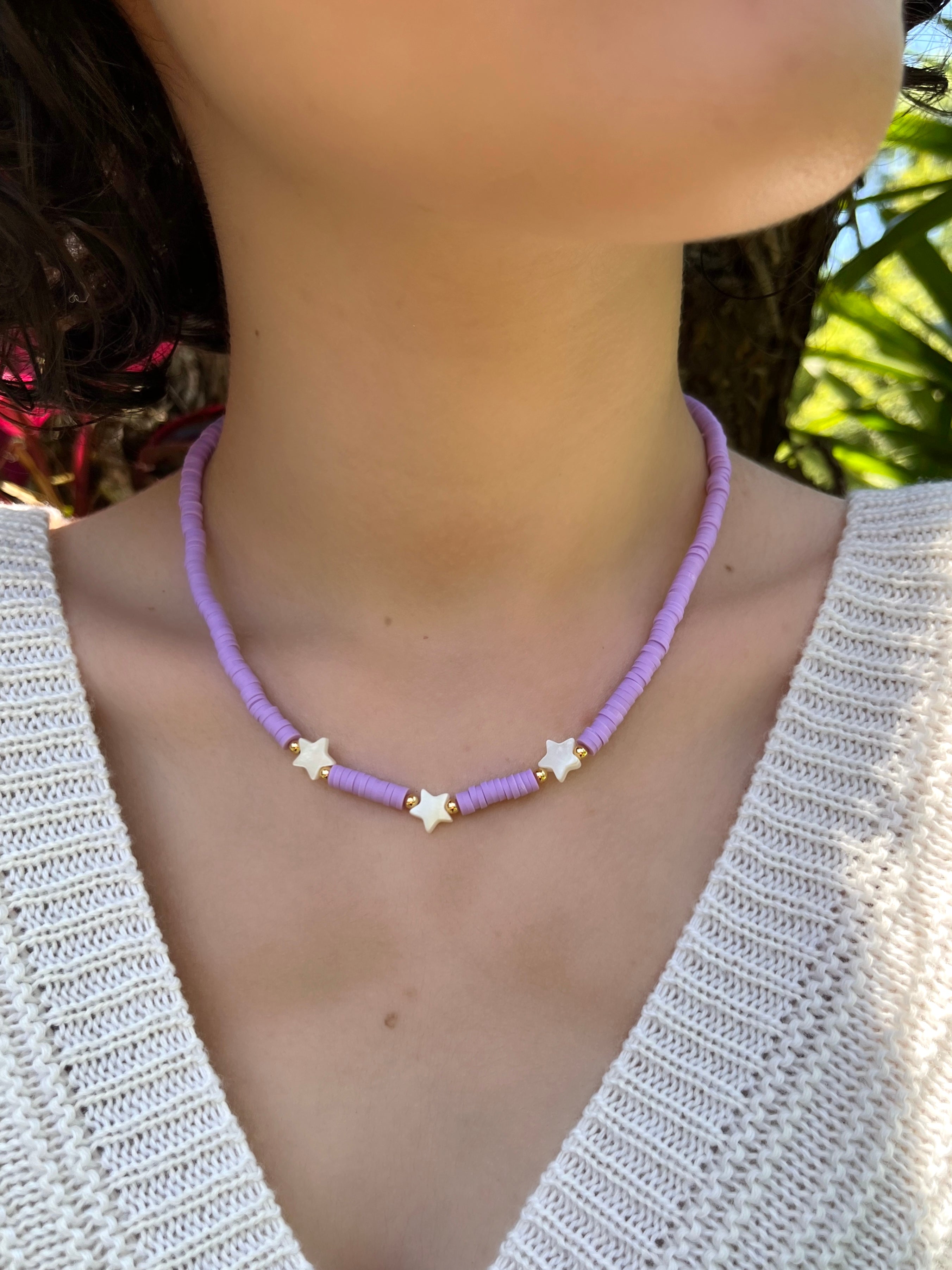 Choker Betina Estrelas Madrepérola Discos Lilás 40cm*