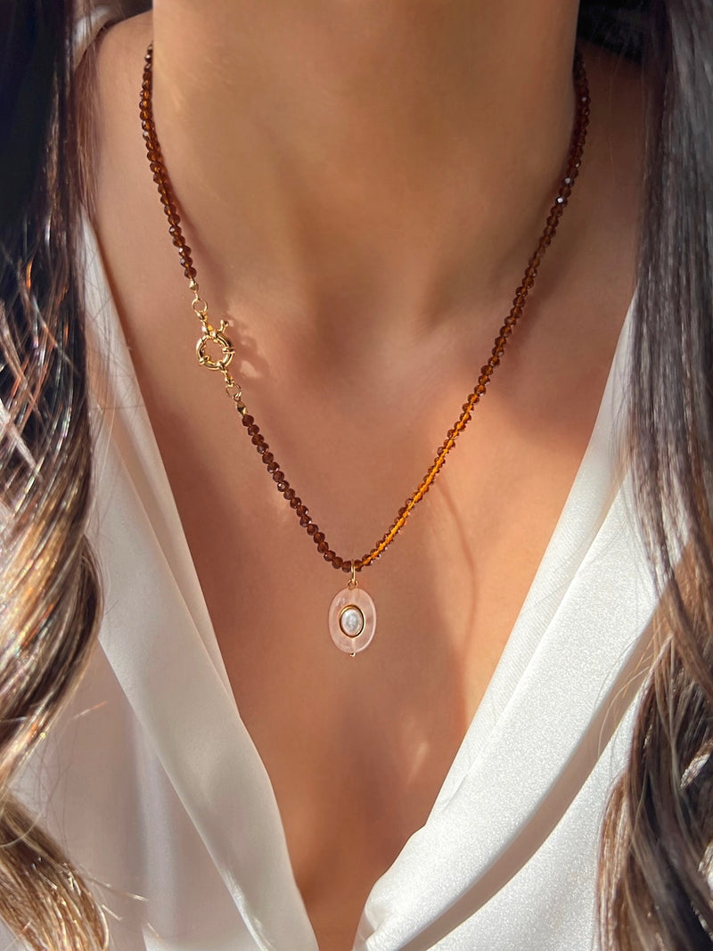 Colar Cristais Marrom Com Pedra Quartzo Rosa