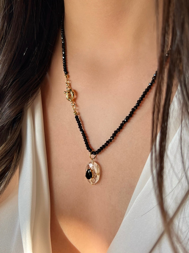 Colar Cristais Cor Ônix E Pedra Quarzto Rutilado