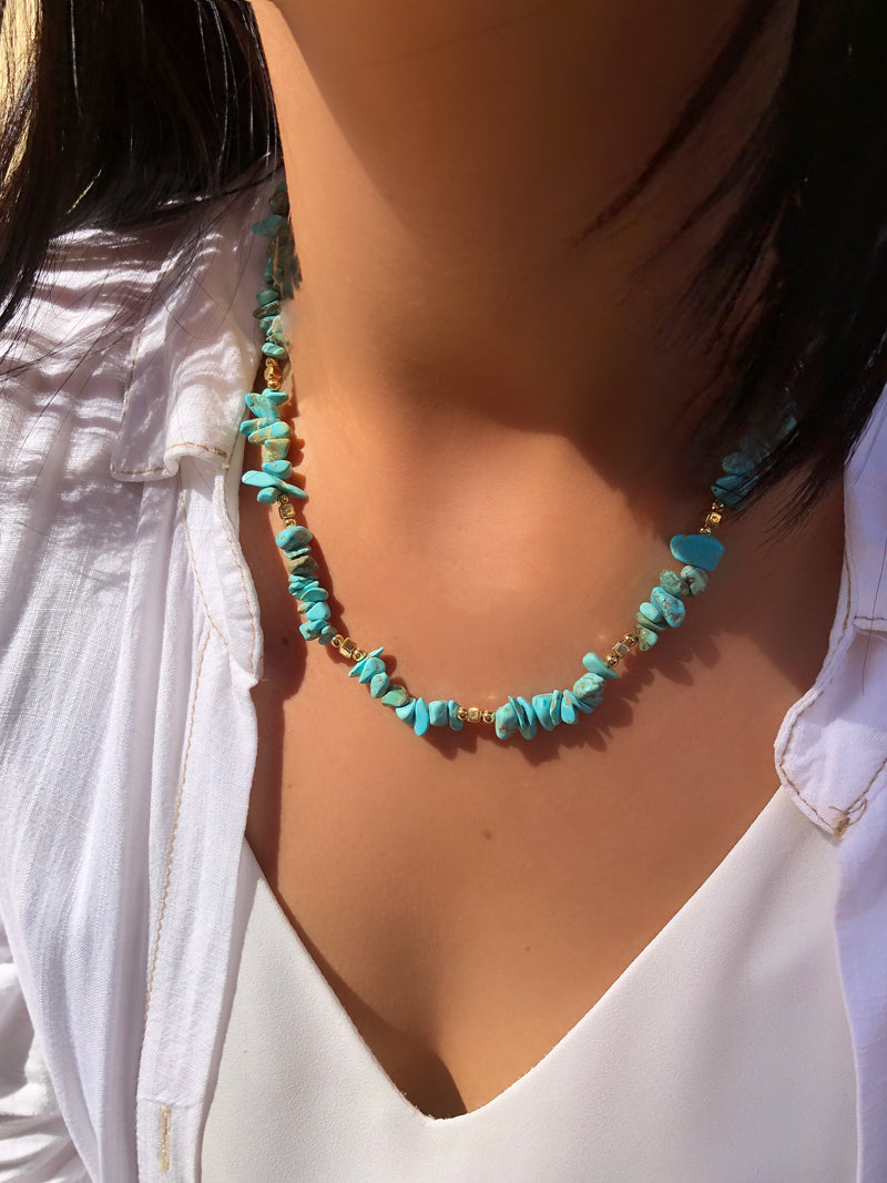 Colar Cascalho Turquesa E Detalhes Em Banho Ouro 42cm